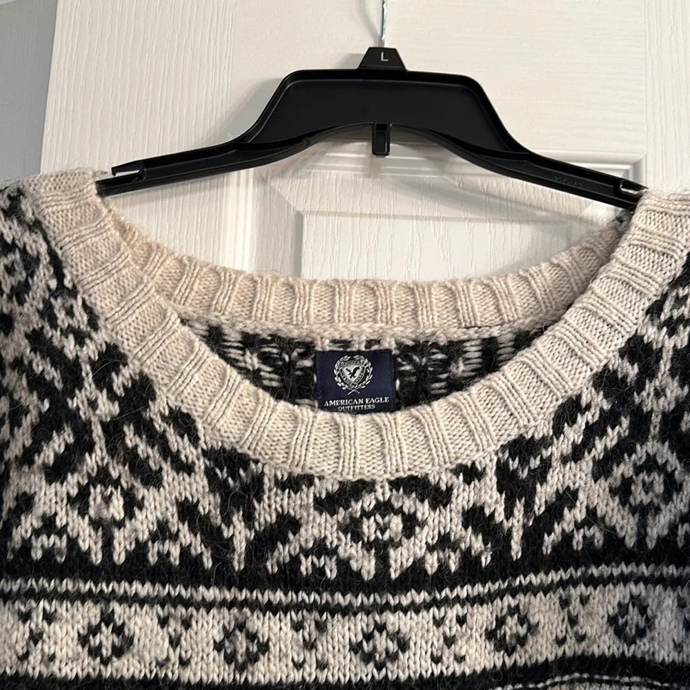 American Eagle Sweater Balck&White Ski Snowflakes Women Sz Med - Picture 3 of 8